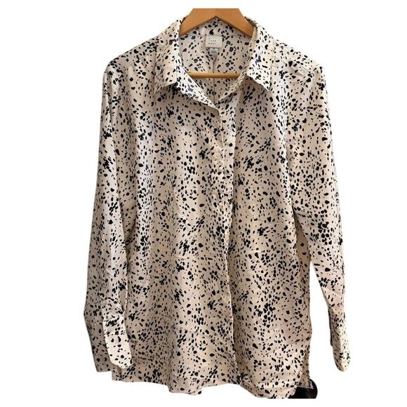 A New Day Women’s M Black White Abstract Dot Button Down Blouse Workwear Animal - Picture 1 of 10